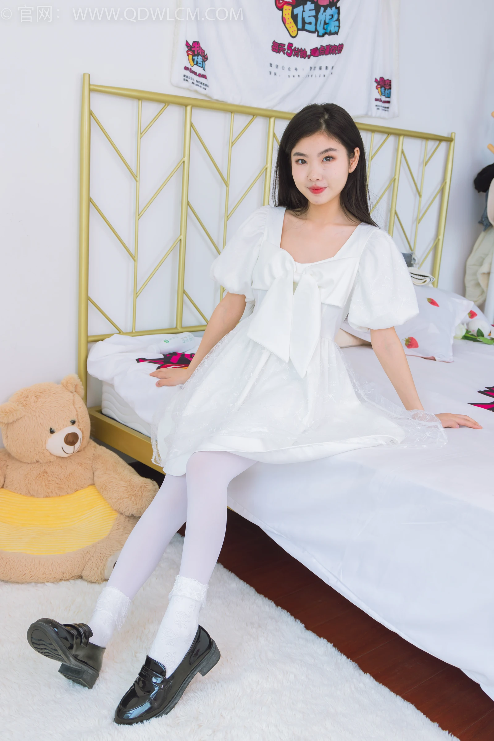 物恋传媒-No.2018-米米-流星雨滑落-[150P1V-2.97GB]-1.webp